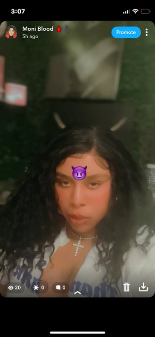 Watch ℳoni's leaked NSFW photo on TwXstars