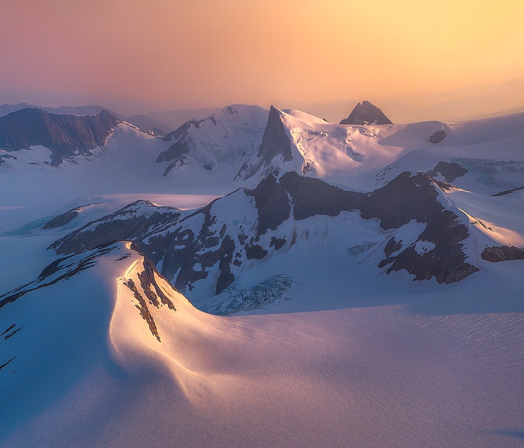 GM 😉

Mountain waves from Alaskan Wilderness… 🏔️🚁📸🏔️