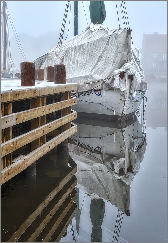 WalterWalsch's tweet photo. Former SAR life-  and rescue-boat "COLIN ARCHER" is still asleep ... 😁 🇳🇴

📷 Nikon D5100 + AF-S 16-85mm 📷
🗄 archives: D513_11_23 Tåke Isegran GMLB 🗄

#ColinArcher
#Fredrikstad
#Isegran
#Norway 🇳🇴 https://t.co/feCA352ZFg