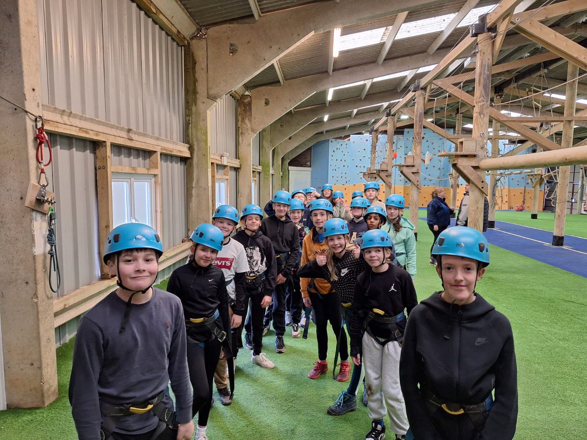 Cymraeg_StCyres's tweet photo. Zip wire ✅ Cwrs rhaffau uchel nawr! https://t.co/RoYDkKhS14