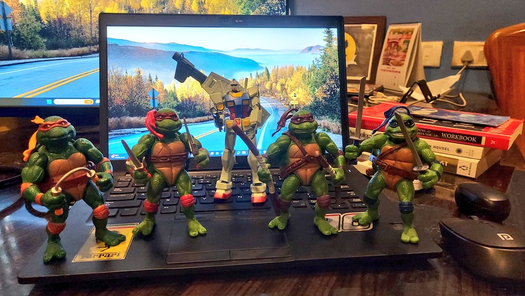 sk_2386's tweet image. Any #TMNT &amp;amp; #MobileSuitGundam fans?
#weekendworking boring #sundayvibes 
Anyone coming from Japan to Bengaluru?
