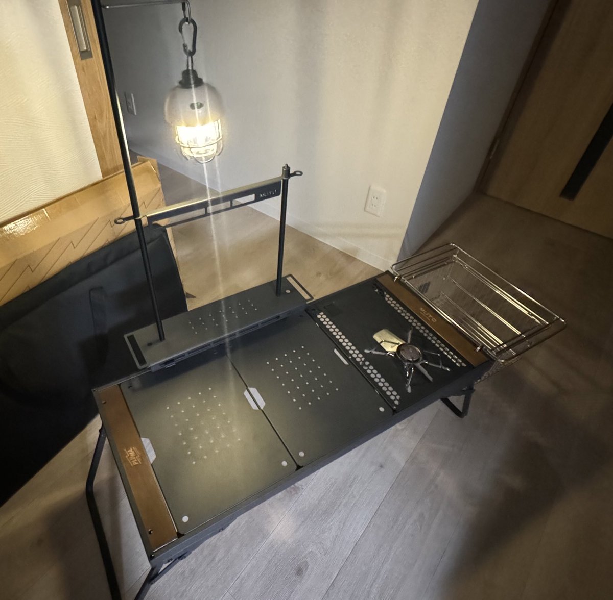 韓国メーカーのテーブル一式届いた

かっこよすぎ😢