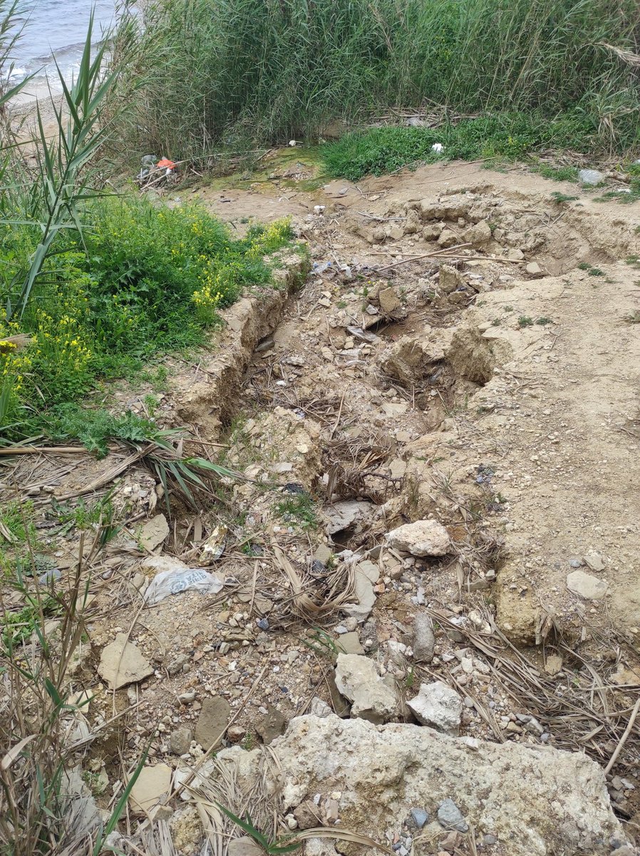 BCangedikli's tweet photo. İncekum mahallesi yaz geliyor ve denize gireceğimiz  tek yer burası ( yakın mesafe olarak )  ve buranın Halide malesef bu https://t.co/sLENFemCeO