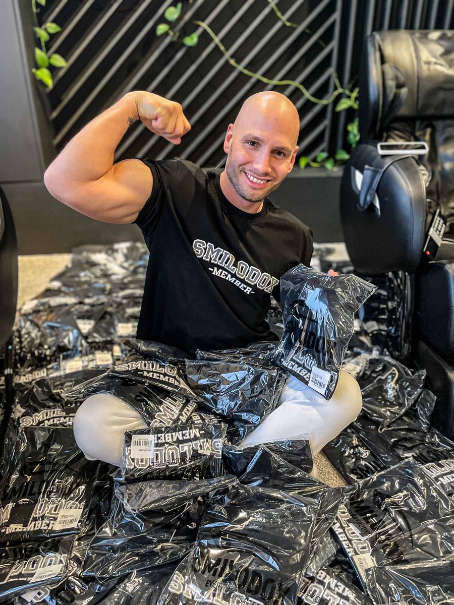 Flying Uwe tweet media