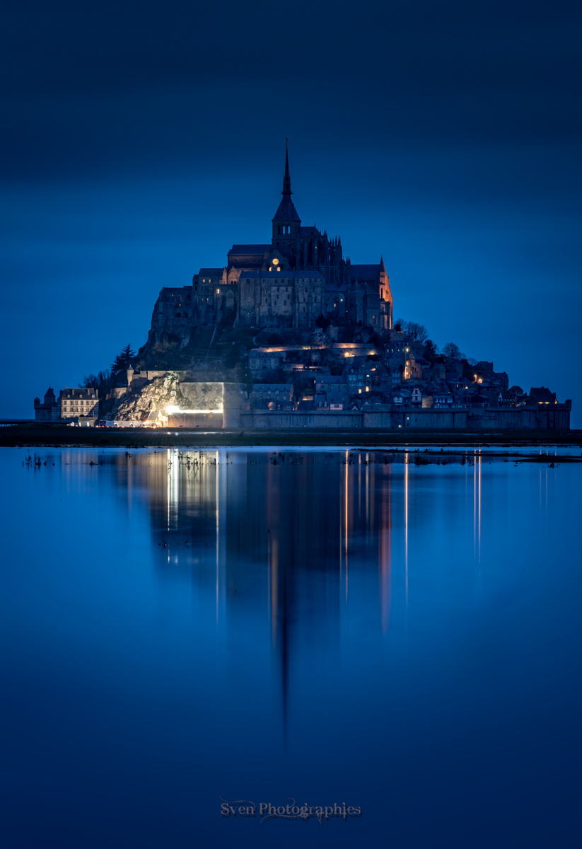 le mont saint michel à l'heure bleue lors des grandes marées
je vous souhaite un bon dimanche 😉
mon site internet
svenphotographies.fr/fr/content/13-…
#grandesmarees