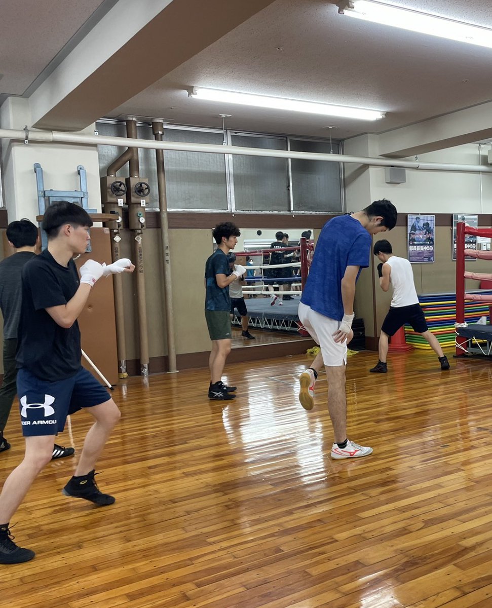 utboxing tweet picture