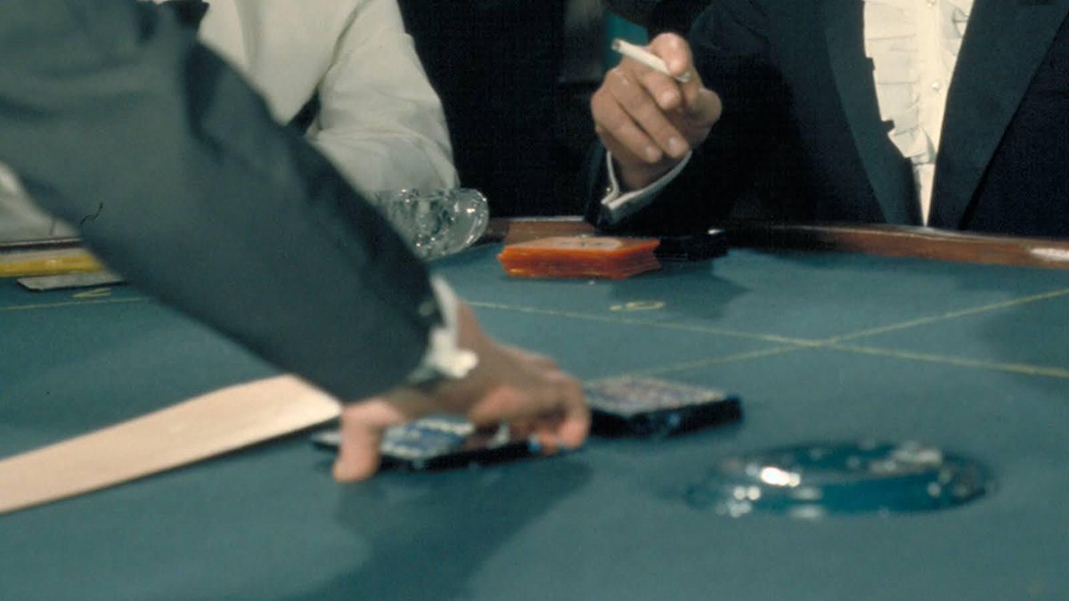 007's tweet photo. “Madame had forgotten we agreed to be partners this evening.”

On this day in 1969, Bond (George Lazenby) meeting Tracy (Diana Rigg) for the first time was filmed. https://t.co/mRdKnRUNiP