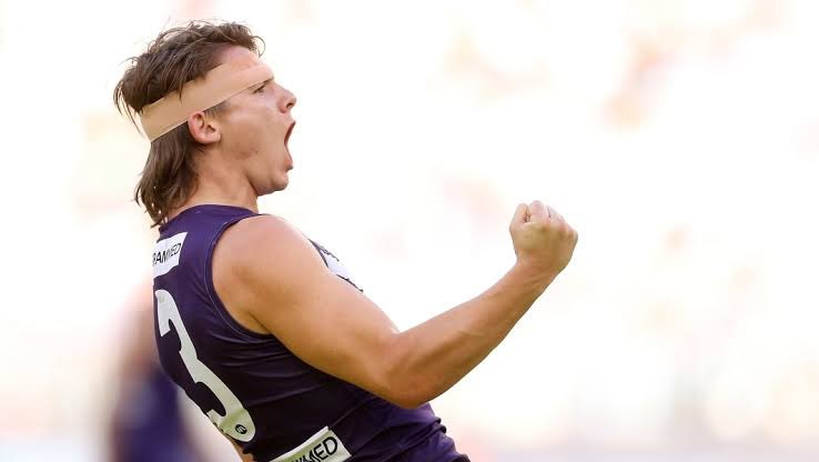 Caleb Serong with a statement game in Round 1. 

- 46 Disposals @ 80% DE
- 21 Contested 
- 6 Marks
- 7 Tackles
- 10 Clearances 
- 1 Goal Assist + 6 Score Involvements 

#AFLFreoLions ⭐️⚓️