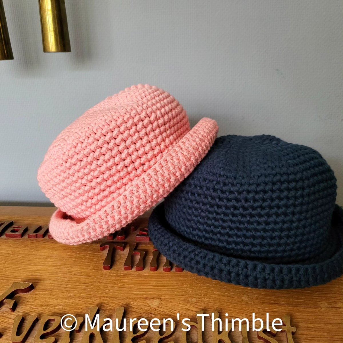 MoMuyden's tweet photo. Zomerhoedjes!❤️👒
De voorraad met zomerhoedjes is weer aangevuld. 
Gemaakt van katoen en kan dus in de wasmachine, maar niet in de droger.🫧
Leuk bij elke zomerse outfit of speciale gelegenheden. Kan in verschillende kleuren besteld worden.

https://t.co/DmpqlsCj5c https://t.co/jFHpMNtDZ3