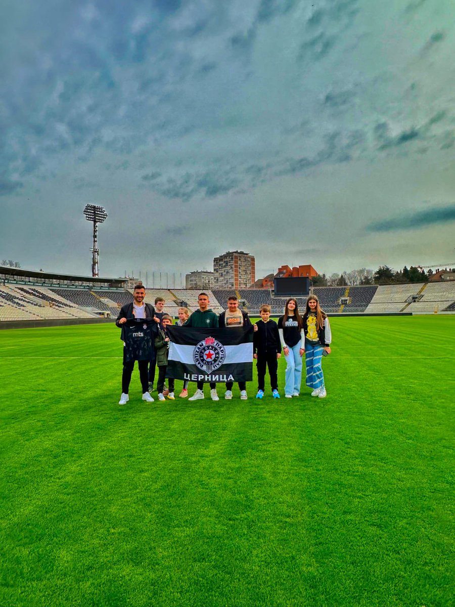 FKPartizanBG tweet picture