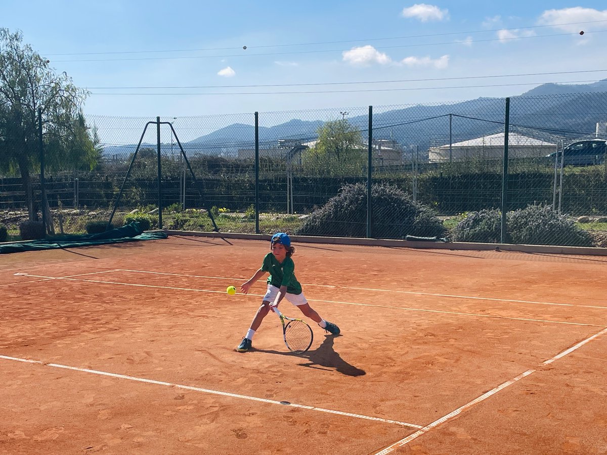 Masters Galaxie Orange et Vert 🟠🟢

🎾 22 jeunes joueuses et joueurs présent(e)s pour participer à ce 2ème Masters au Centre Territorial de La Ligue Corse de Tennis à Lucciana !

Un superbe rendez-vous 👏👏👏
