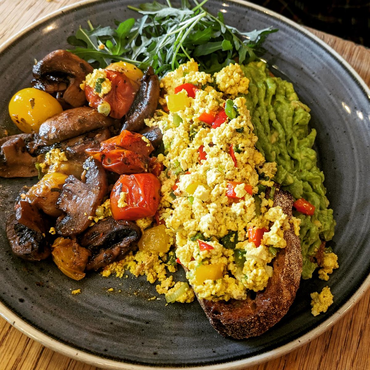 VeganOlive1's tweet image. #Vegan breakfast at #PlanksKitchen #Barton nr Preston...love they have #MossandAdams @TheVeganSociety @vegantrademark hand wash too ...me and @popeyeuk1 ❤️❤️ it here 🌱🌻🌱🌻