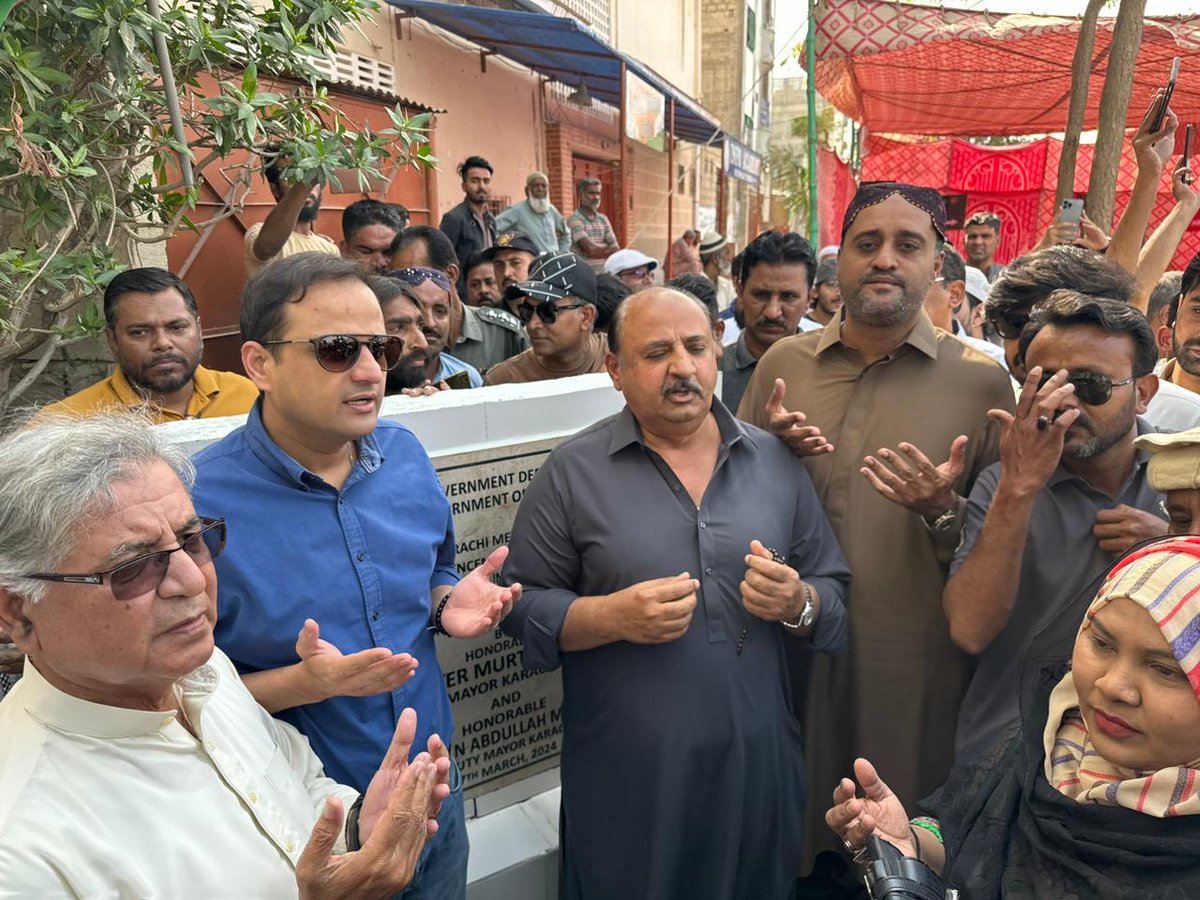 Happy to have laid foundation stone for rehabilitation the internal streets of UC 10 in Korangi Town. Under this initiative 287,000 sq ft of pavers will be placed in the neighbourhood. In the recent past, we had also reconstructed 16,000 Road & also developed Linear Park here