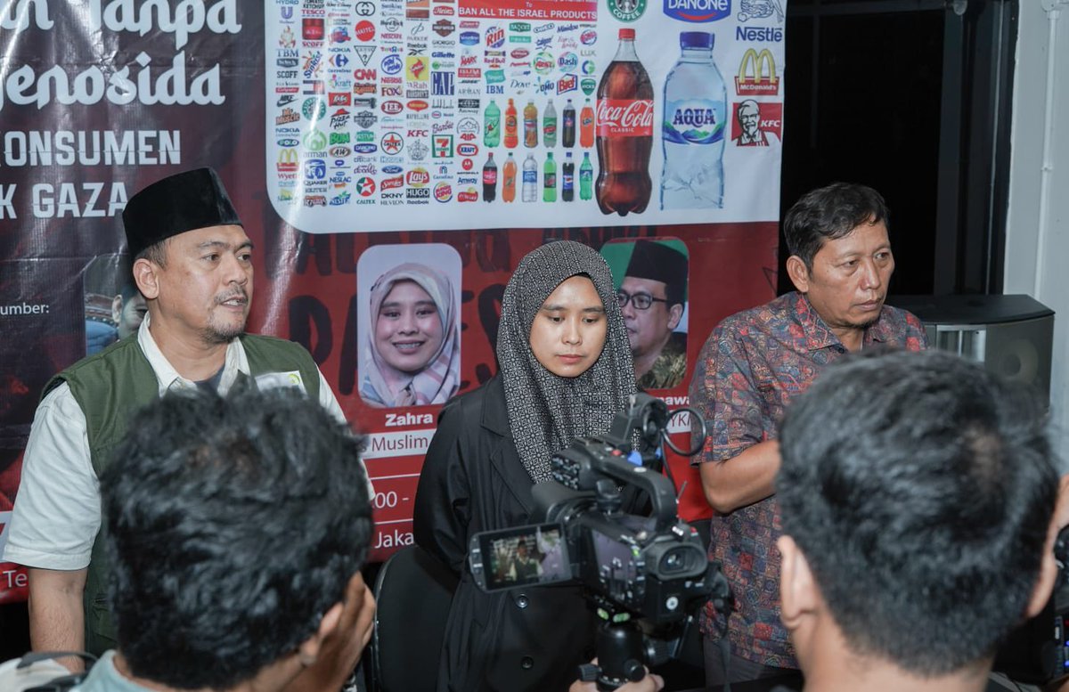 hajifebrian's tweet photo. Dokumentasi Dialog YKMI #RamadhanTanpaProdukGenosida yang berlangsung Jumat (15/3) kemarin .....
Ada rilis 10 produk terafiliasi Israel yang disebut YKMI harus diboikot umat Islam dan konsumen muslim Indonesia. https://t.co/9obwBN0Wz4