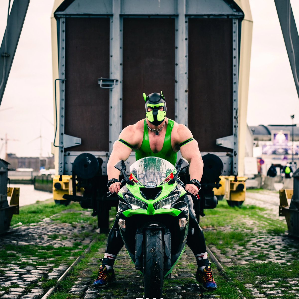pupTitan73's tweet photo. Great photoshoot at @DarklandsFest with @BadWolfPhotos https://t.co/BlMZkjqyAx