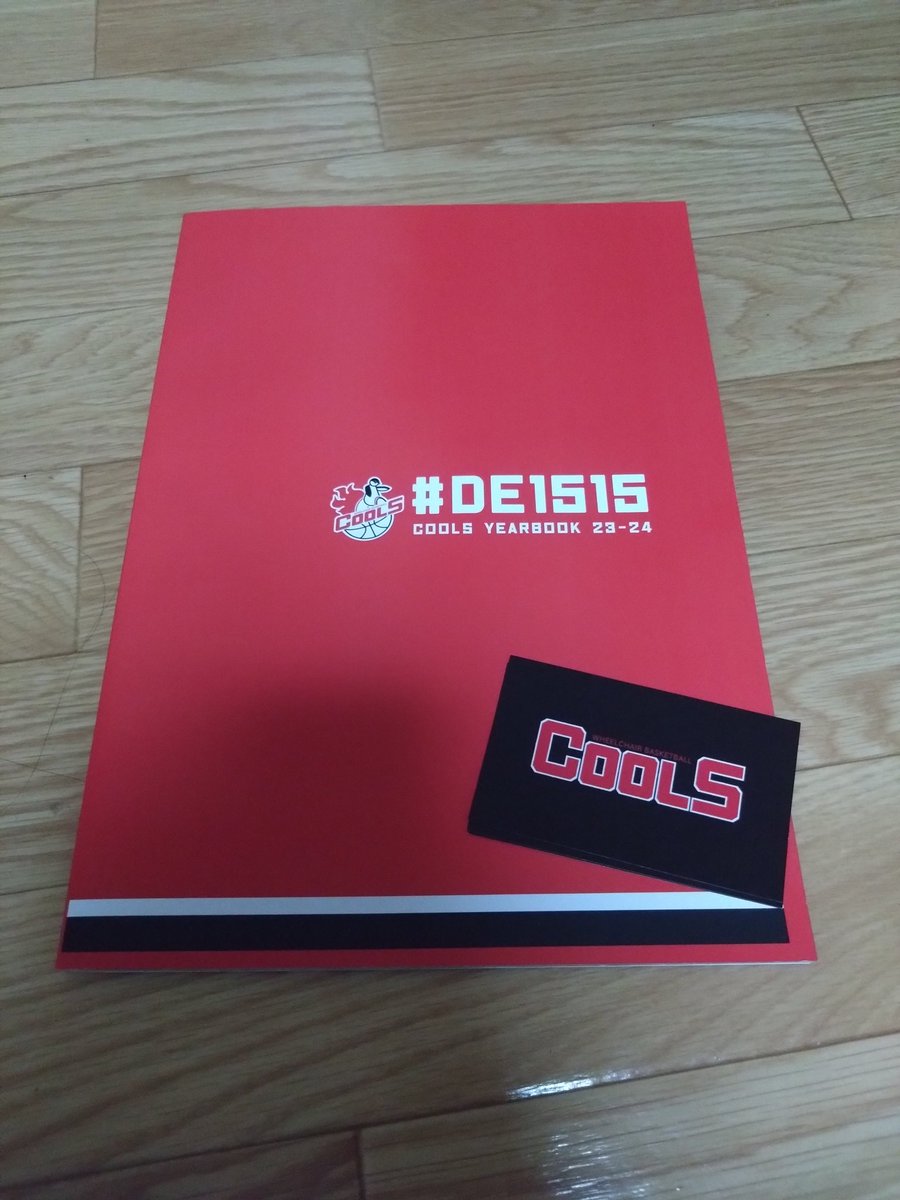 rKGtm6VUu95UkXK's tweet image. YEARBOOKが届きました
今日は、#high8 見に行けなかったけど、おまけが昨日活躍されてた皆様だったのでめちゃ嬉しい😄
また、現地で皆様の活躍見れるの楽しみにしてます✨
#車椅子バスケ　#車いすバスケ
#COOLS