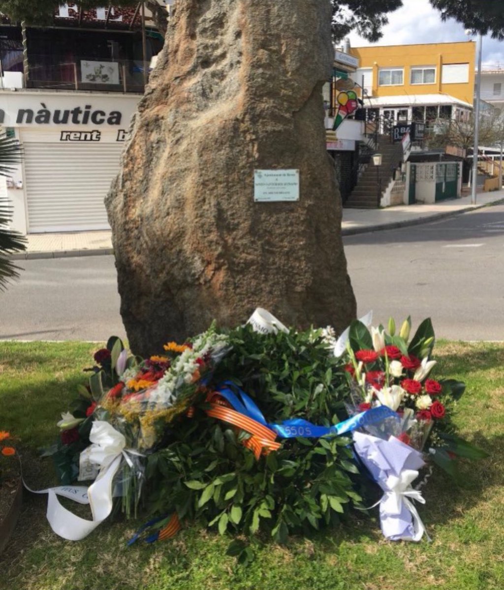 Mi gran amigo Santos Santamaría Avendaño,<a href="/mossos/">Mossos</a> asesinado x ETA el 17 marzo 2001.Han pasado 23 años pero,pasen los años que pasen,te seguiré llevando en mi corazón y reclamando jto a las víctimas #Memoria #Dignidad #Justicia. Unidad para luchar todos juntos contra el #terrorismo