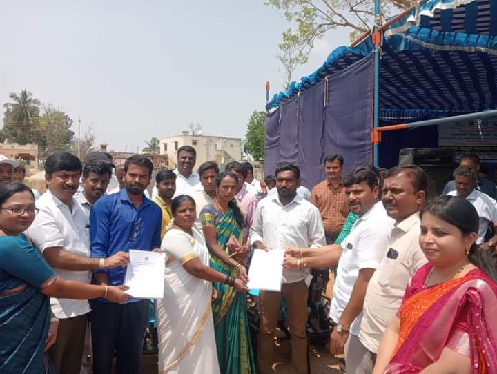 kothurmanjunath's tweet photo. Participated in Agriculture and Watershed
distributed drip pipes and other machinery to the Beneficiaries
#kolarmla #kothurmanjunath https://t.co/oPDrr6qDI5