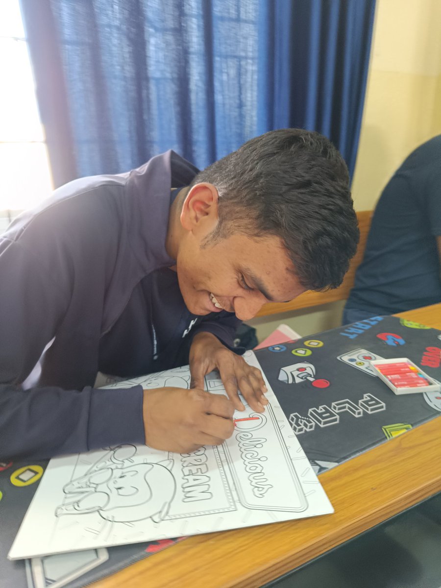TechHunterssss's tweet image. Hackers exploring their creativity with Github Activity Book ✨ 

@ankurg132, our github campus expert at HackHive.

fr, crayons are therapeutic ❤️
#GithubatHackHive
#HackHive
#techhunterssss