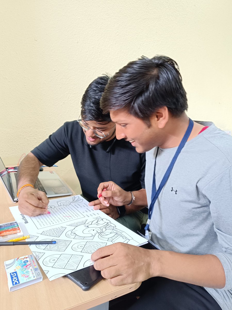 TechHunterssss's tweet image. Hackers exploring their creativity with Github Activity Book ✨ 

@ankurg132, our github campus expert at HackHive.

fr, crayons are therapeutic ❤️
#GithubatHackHive
#HackHive
#techhunterssss