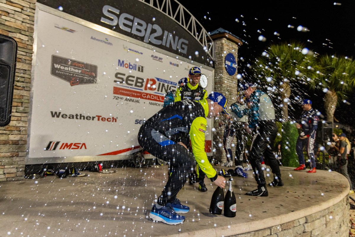 TDSRacing_live's tweet photo. 🍾 🍾🍾 @imsa_racing 

 #TDSracing #imsa #sebring #sebringinternationalraceway #sebring12 #motorsport #autoracing #racecars  #drivers #oreca07 #lmp2 #fearthetafs https://t.co/kOnuUwu4tm