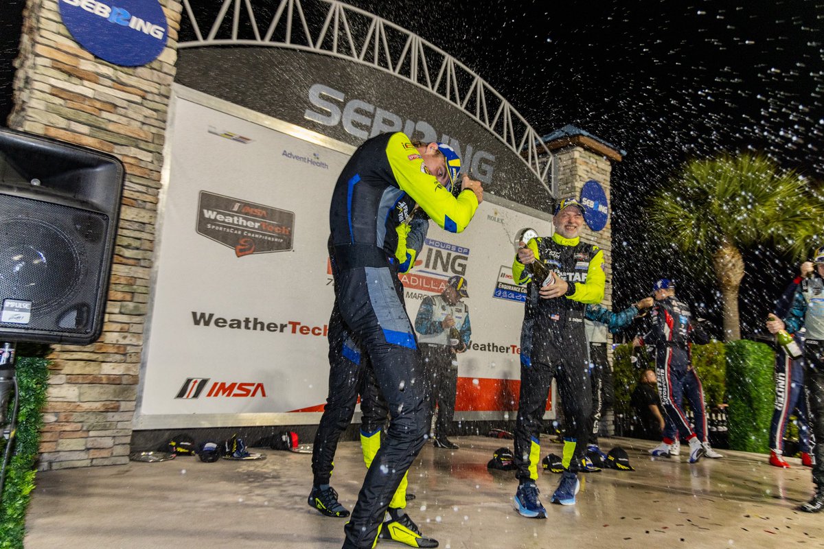 TDSRacing_live's tweet photo. 🍾 🍾🍾 @imsa_racing 

 #TDSracing #imsa #sebring #sebringinternationalraceway #sebring12 #motorsport #autoracing #racecars  #drivers #oreca07 #lmp2 #fearthetafs https://t.co/kOnuUwu4tm