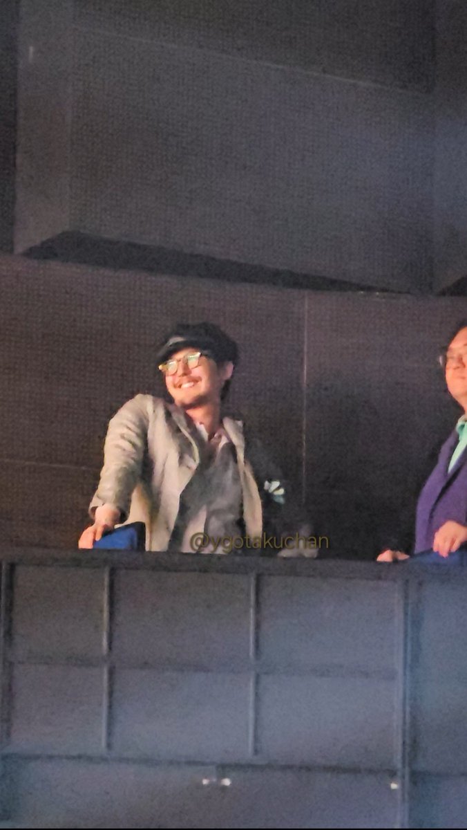 WhiteTamar1's tweet photo. Jiyong is happy ❤ look at his big precious smile 😘
#GDRAGON (by ygotakuchan) https://t.co/Y4Gtxu3Xh9