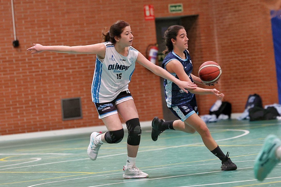#LigaAhorramas | Al descanso en el Pedro Ferrándiz, <a href="/olimpicocb/">Olímpico Alcobendas</a> 40 - <a href="/basketleganes/">Baloncesto Leganés</a> 18. Infantil femenino, Grupo C. 

📊 Síguelo en <a href="/SwishAllHoops/">Swish All Hoops</a>: swish.nbn23.app/b8wL6Y897mj4hT…