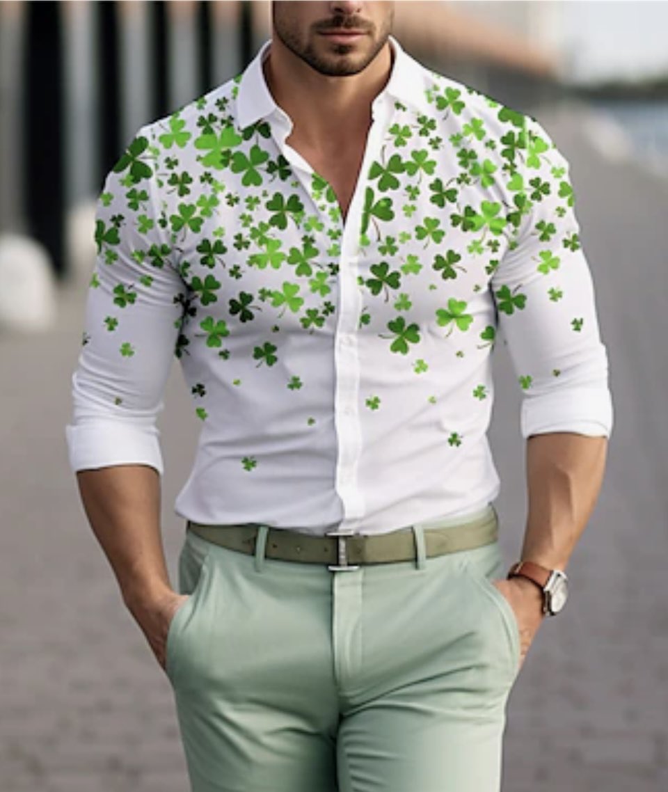 The random adverts you see when you are buying something online on St. Patrick’s day ☘️💚😀 Would you be tempted to buy the shirt though.. 😁 #LàFèilePàdraig