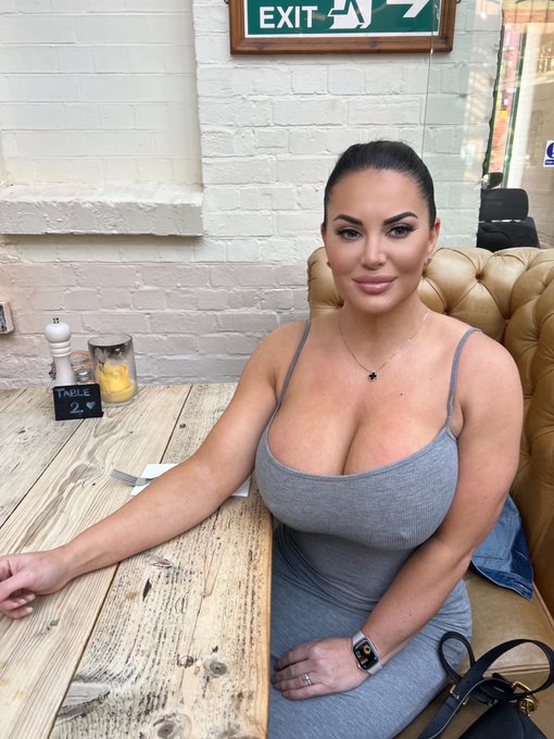 Watch 🔥Sophie_Lawson_xx🔥's leaked NSFW photo on TwXstars