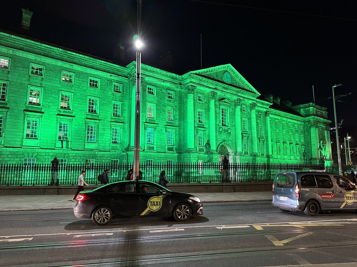 Happy St Patrick’s Day! Over the last few days I have been in the Irish capital as many of the buildings, bridges and even Busáras went emerald green! #Dublin #StPatricksDay #StPaddysDay