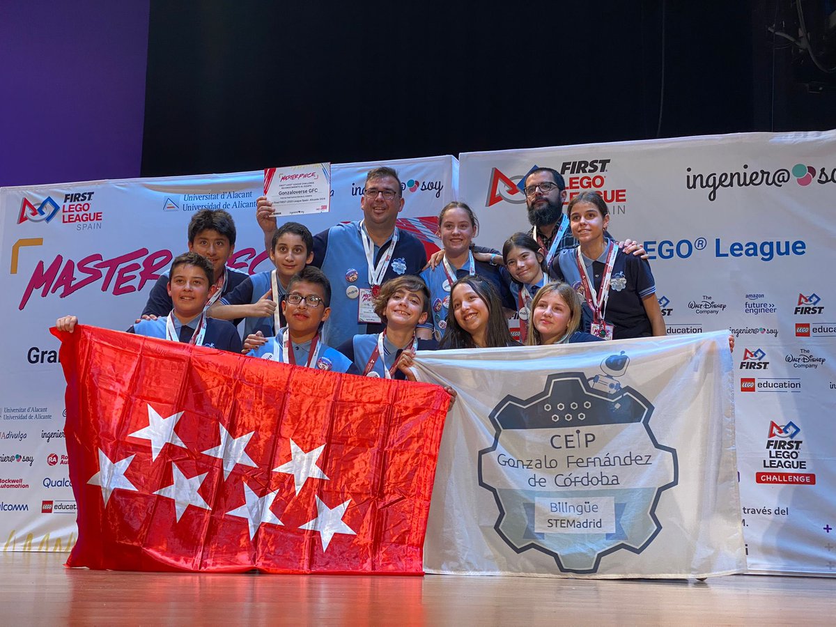ceipgonzalo's tweet photo. Nuestro equipo de GONZALOVERSE GFC recogiendo las medallas en #FLLSPAINGRANFINAL ¡Bravo campeones! https://t.co/M00H3BAnE0