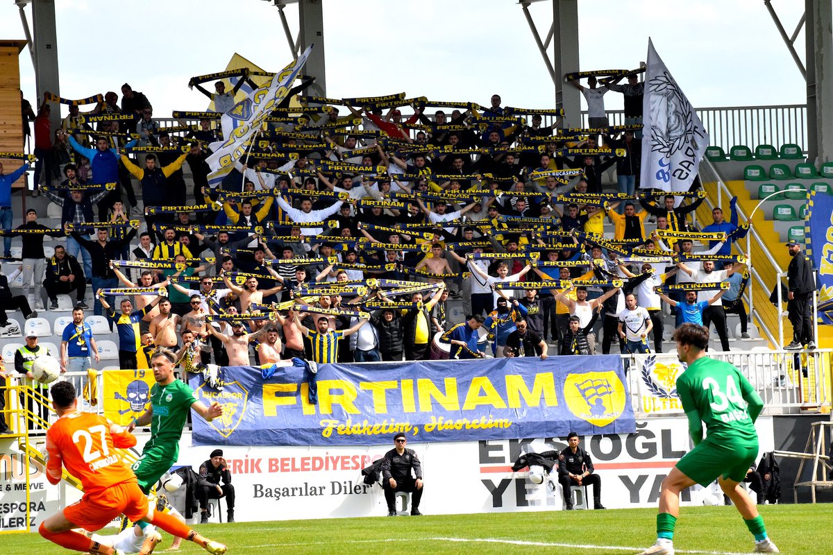 bucaspor_1928's tweet photo. Büyük Taraftar! #ForzaBuca 💛💙 https://t.co/Uclcs9r0cT