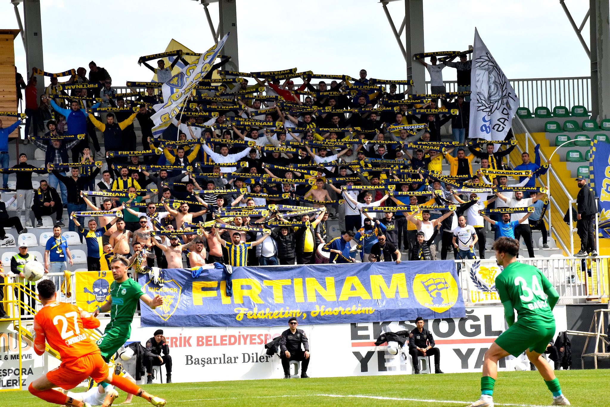 Bucaspor 1928 on X: "Büyük Taraftar! #ForzaBuca 💛💙 https://t.co/Uclcs9r0cT" / X