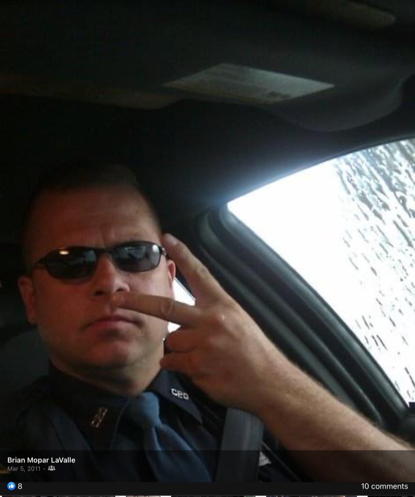 Shanneighteen's tweet image. #anygood?
#ItsjustWATER 
#RandomSTOP 
#theGOLDENTICKET 
#findGEORGE