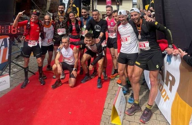 <a href="/carreraaltosil_/">Carrera Alto Sil</a> : Álvaro García, Rubén Dieguez, Iván Román, Eder Susano,  Pedro Pinillas, Javier González, Rodrigo Andueza, Juan Rodríguez, Fidel Fernández, Lucas Hernández, Javier Domínguez, y por supuesto, Rodrigo Vicente, llegando con él y que me dejó entrar antes.

➡️