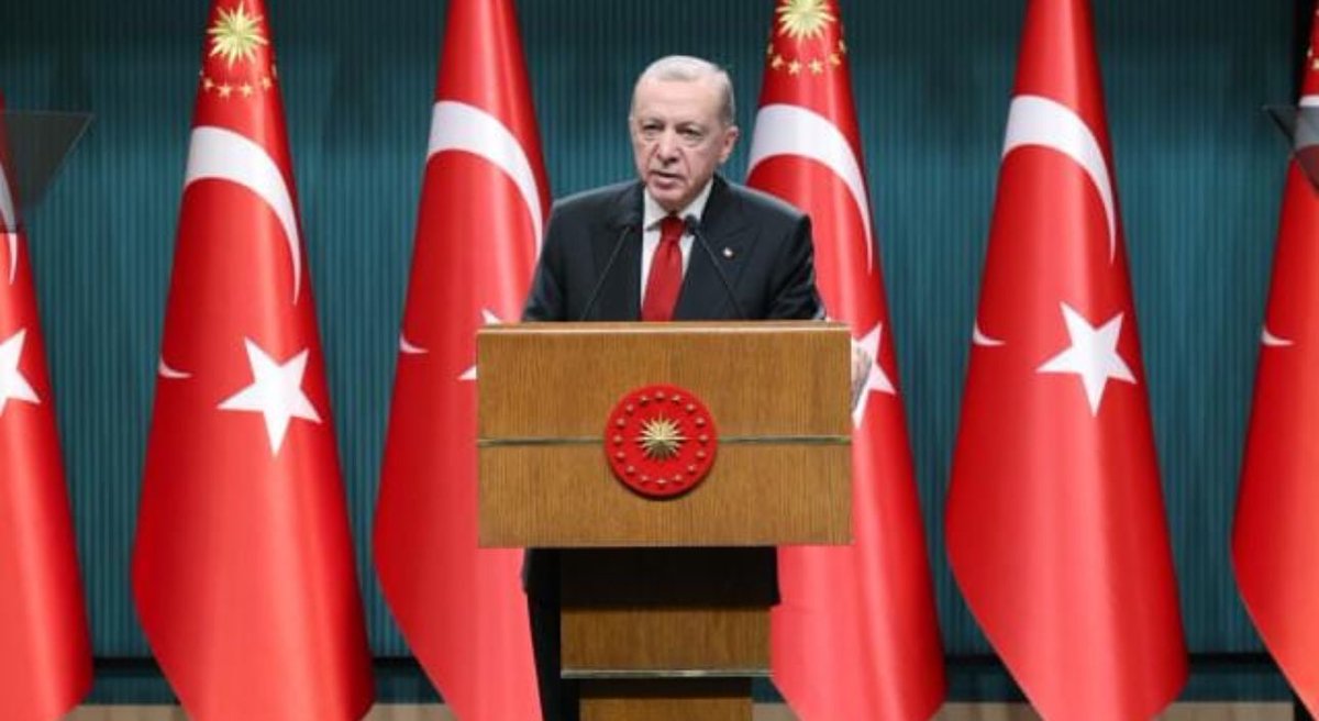 Cumhurbaşkanı Erdoğan:

Kademe-Derecesi 1’e inen tüm memurlara 3600 ek gösterge verilmesi için çalışmalara başlıyoruz.