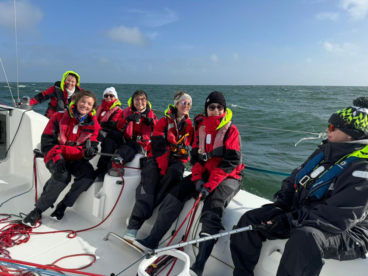 [#SpiOF] Les 2 équipages MACSF/Horizon Mixité de professionnelles de santé et de collaboratrices se sont entraînés ce week-end à La Trinité sur Mer pour se préparer au Spi Ouest France. Un apprentissage des manœuvres dans la bonne humeur !