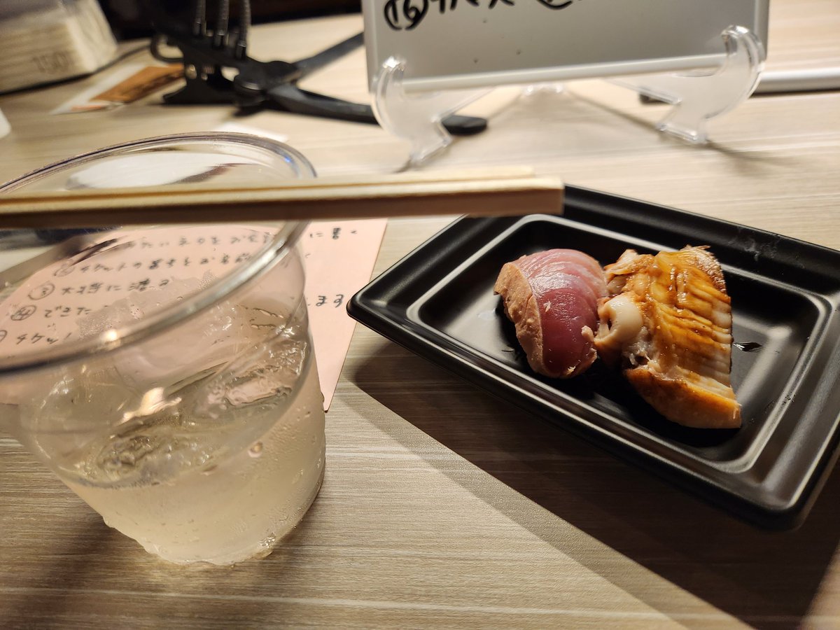 nill_nantonack's tweet image. お寿司美味しすぎてかけつけ2皿いってしまった…
3皿目もあるやも🍣
#EATIN