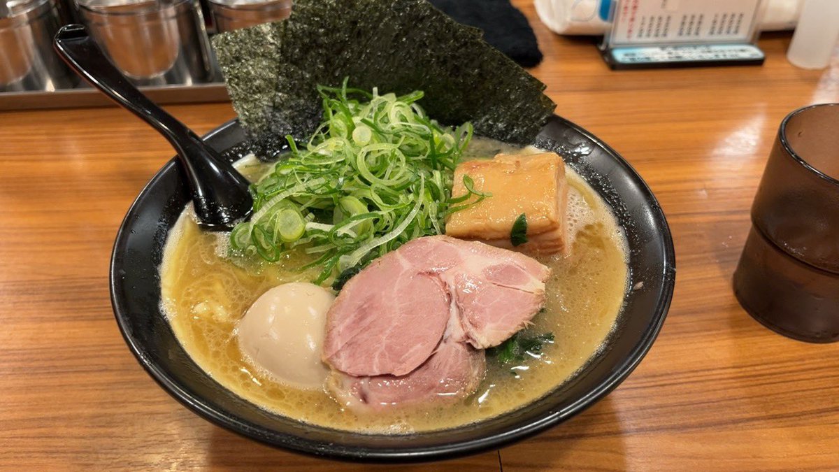 Samachi___'s tweet photo. ヘイ大将！ラーメン一つ
ホットでお願いしマス！ https://t.co/wqUL4qj8pw