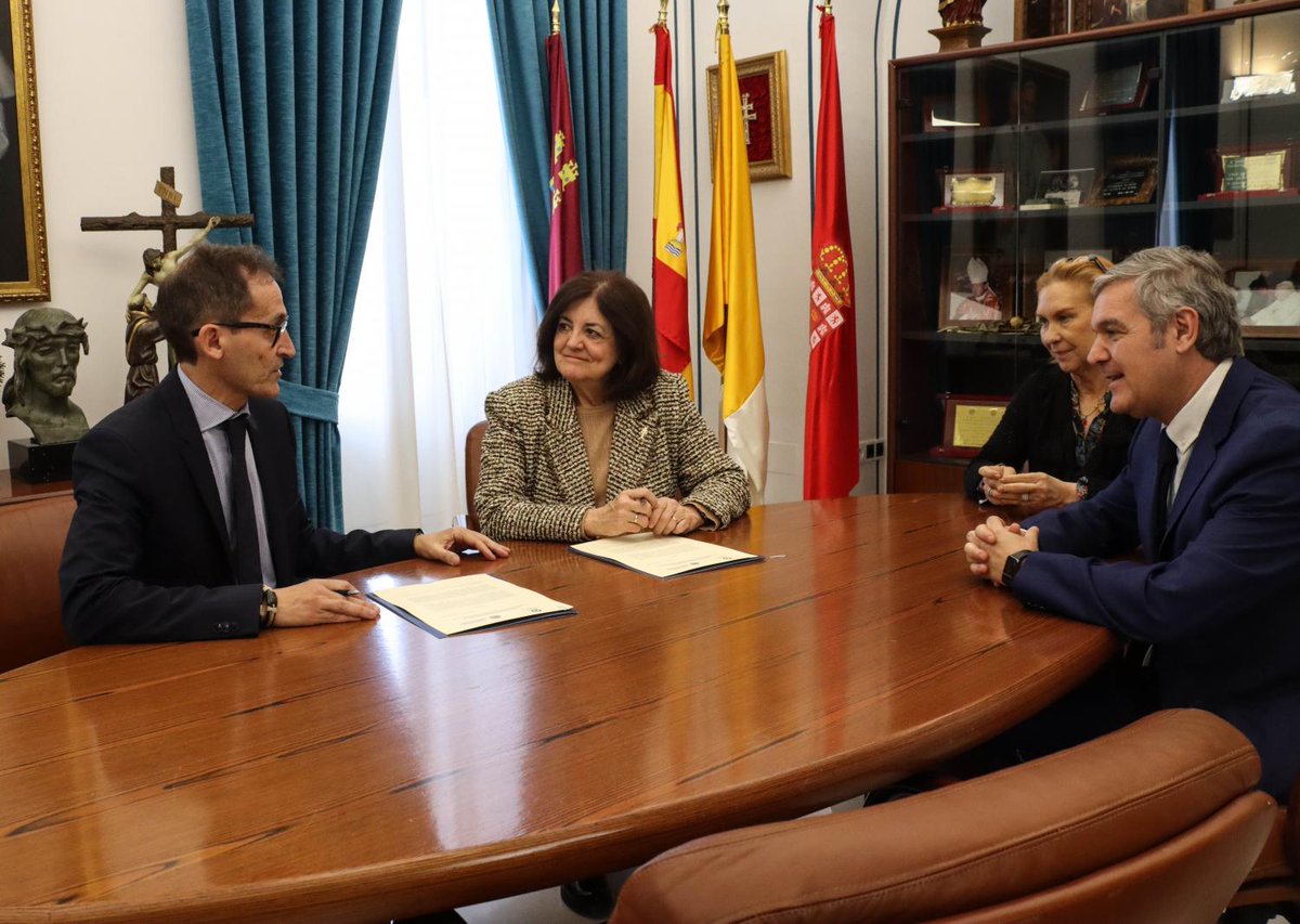 ⚗️ El Consejo General de Químicos de España @quimicosconsejo y la UCAM firman un convenio de colaboración ➡️ ow.ly/27Me50QUsfZ