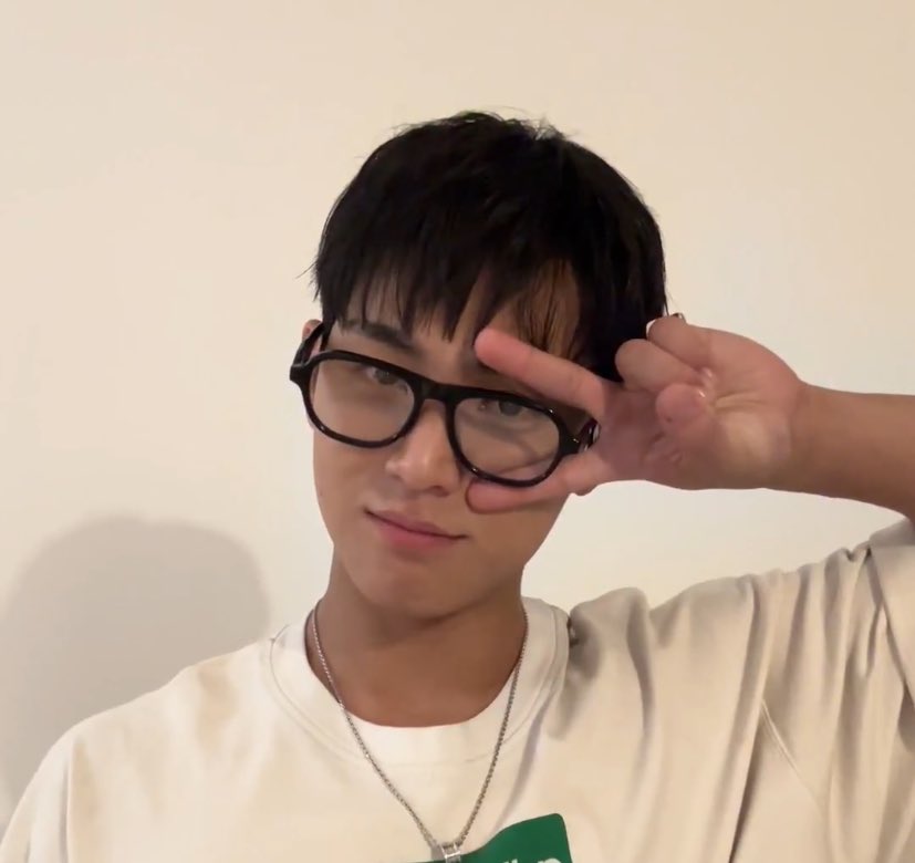 wonubliss's tweet photo. such a cutie mingyu 🤍 https://t.co/20bjnsGax7