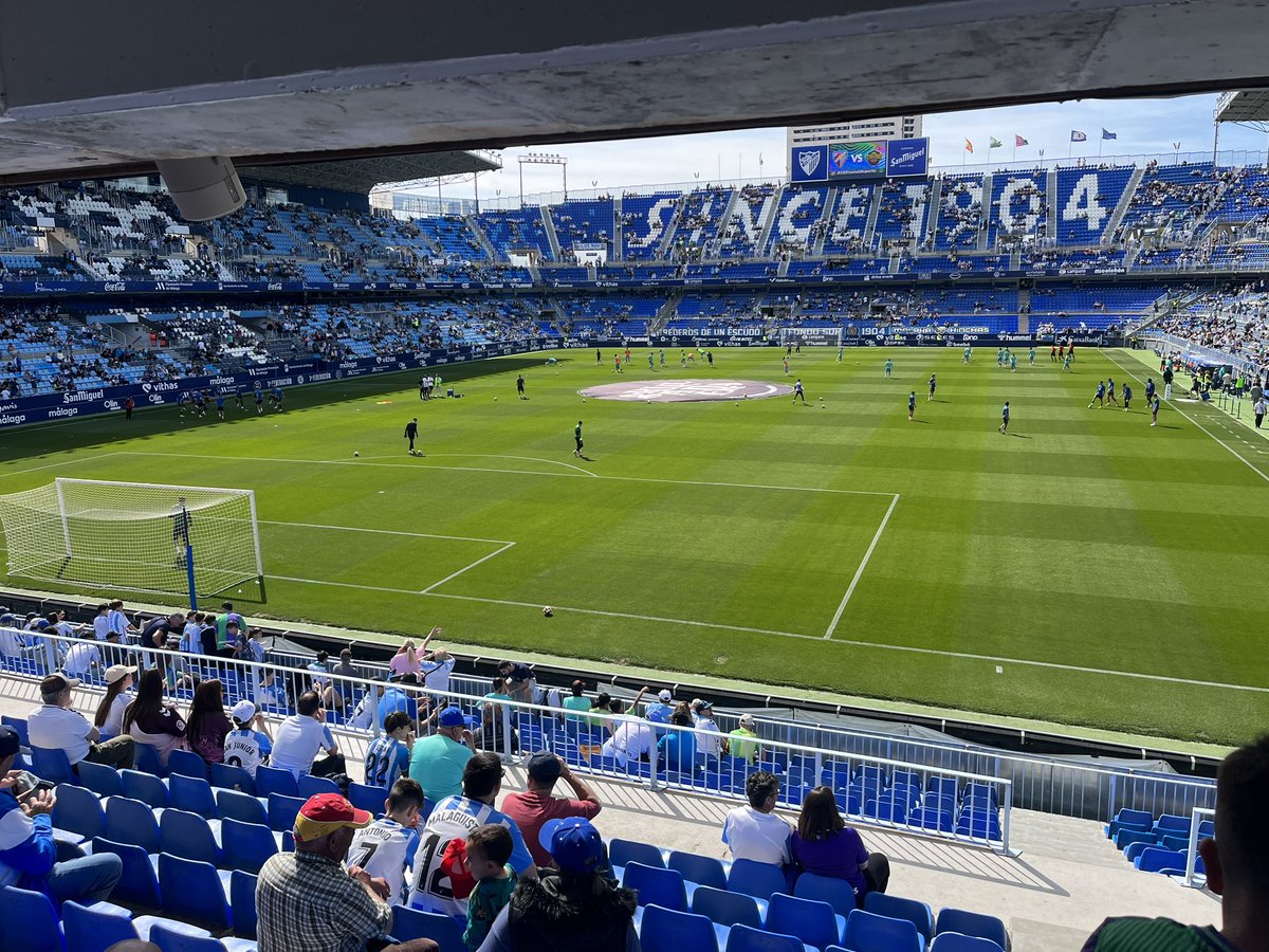 El tiene la culpa de que yo sienta amor por estos colores. <a href="/MalagaCF/">Málaga CF</a>