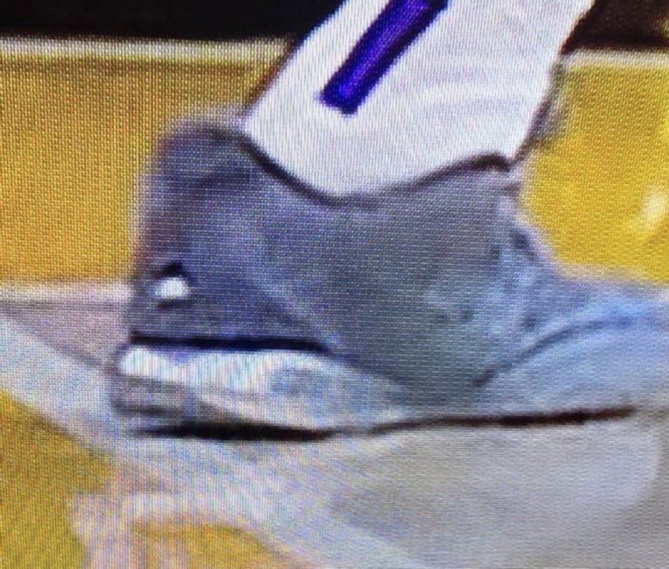 Edudarocha23's tweet photo. Lebron pisou ou não pisou na linha? Mais uma vez @Lakers foi prejudicado!!!!! https://t.co/MdfogbuZZw