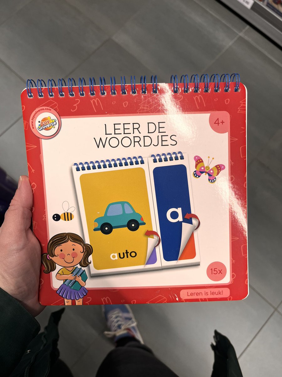 Hoewel mensen dit waarschijnlijk met de beste bedoelingen kopen, moest ik inwendig een beetje huilen toen ik dit zag en wilde ik het liefst al deze ‘boekjes’ verstoppen zodat ze niet verkocht kunnen worden…