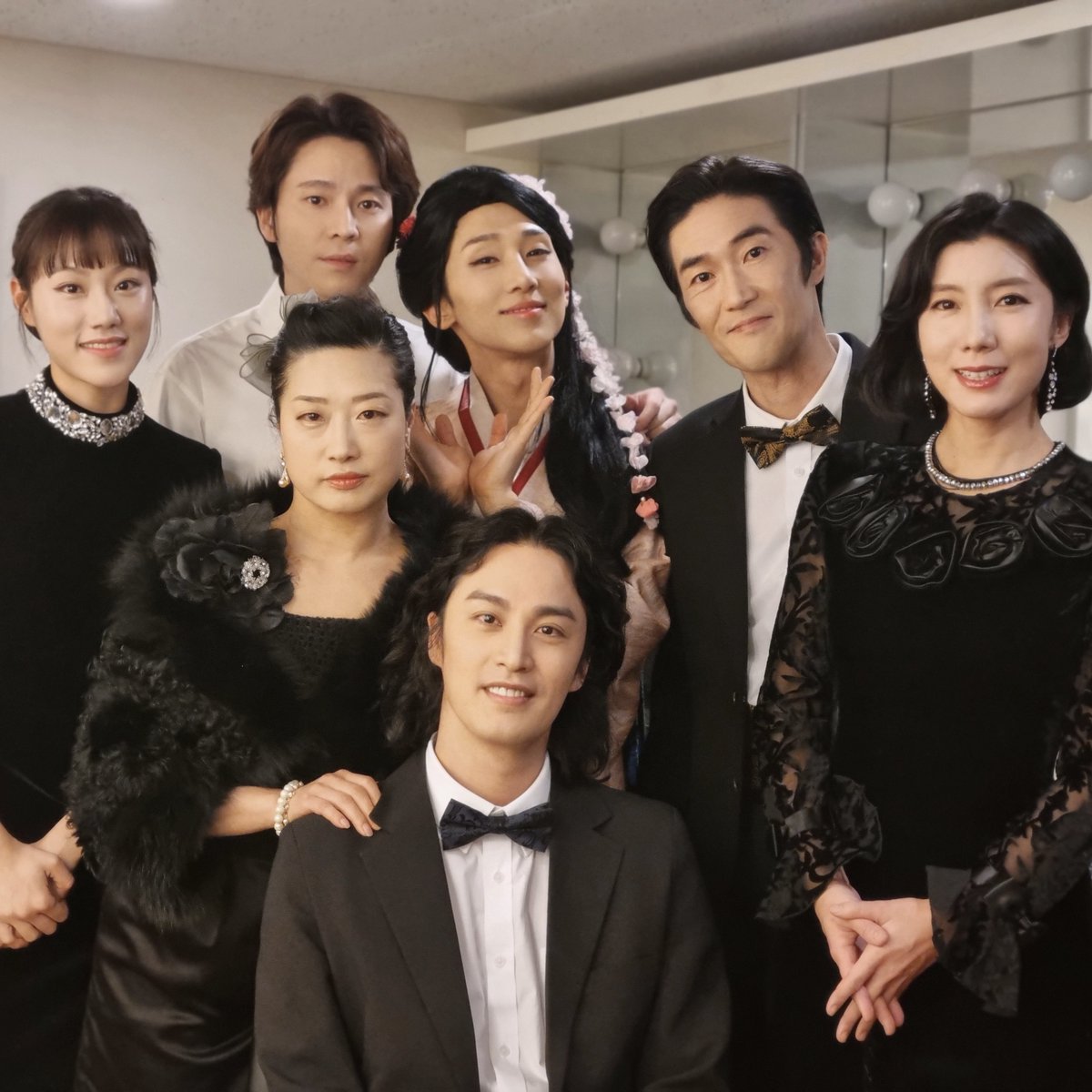 thebestplays's tweet photo. #연극열전10 #엠버터플라이 #첫공연

“이런 날이 올 줄은 상상도 못 했습니다.”

#이재균 르네 갈리마르
#정재환 송 릴링

첫 공연 완료!

-
24.3.16.-5.12.
두산아트센터 연강홀 https://t.co/76FLmzRbzT