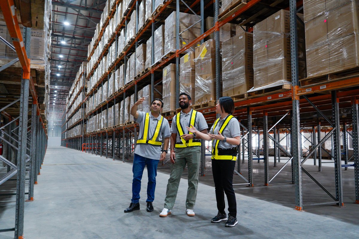 UPU_UN's tweet image. .@posmalaysia takes a significant leap in enhancing its #fulfilment &amp;amp; #eCommerce #logistics services with the introduction of Pos Fulfill. This fully integrated service caters to the demands of both B2B &amp;amp; B2C sectors, providing seamless #warehouse &amp;amp; order fulfilment solutions.