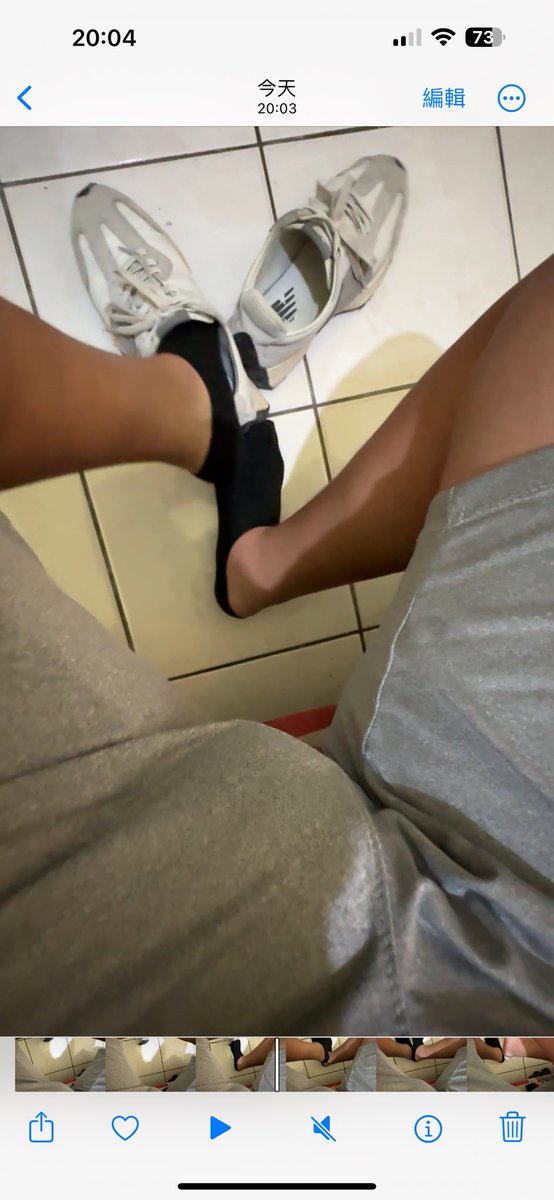 有影片想看的留言，按讚轉推

#襪控 #黑短襪 #黑襪 #短襪 #短襪控  #NEWBbalance #NB鞋 #NB327 #腳控 #腿控 #轉推