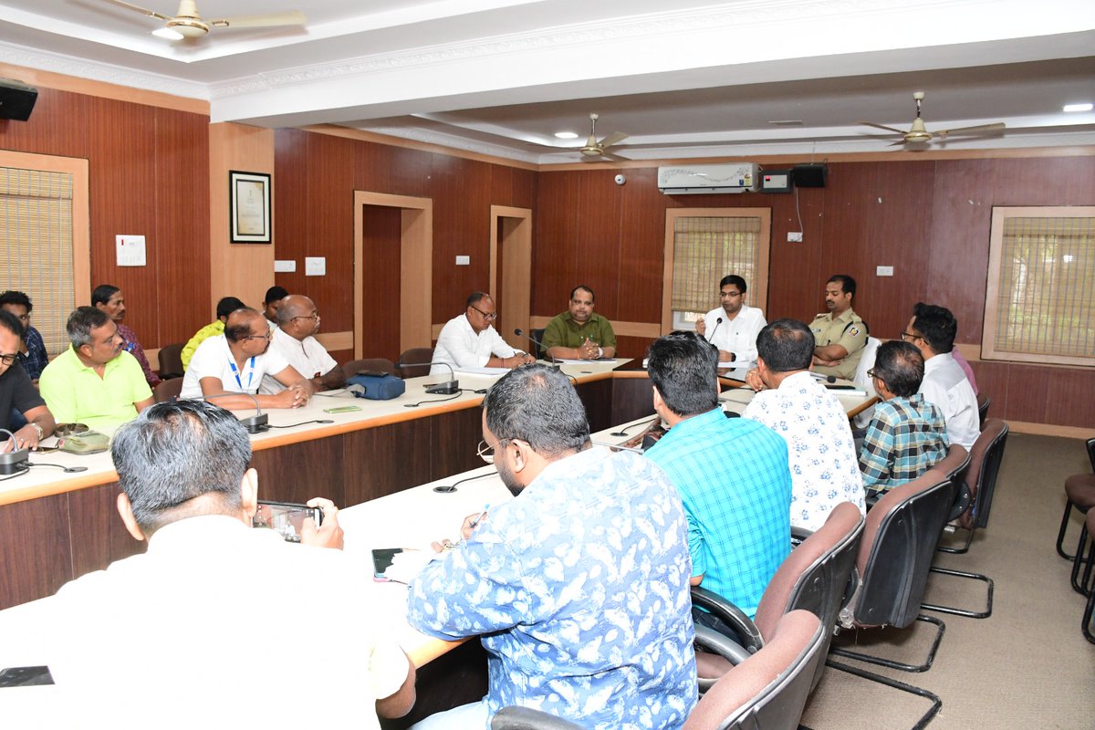 A media briefing was conducted by the District Election Officer & Collector, Koraput, in which the timelines for the upcoming SGE-2024 and guidelines on the Model Code of Conduct (MCC) were discussed. @ECISVEEP @OdishaCeo