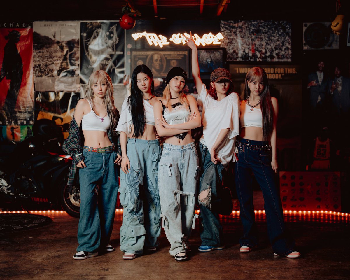 LE SSERAFIM 'EASY @ THE GARAGE' Behind Photo

📍 weverse.io/lesserafim/med…

#LE_SSERAFIM #르세라핌
#LE_SSERAFIM_EASY #MakeItLookEasy